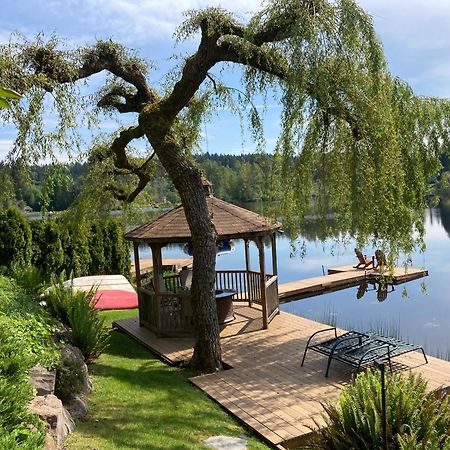 Cottage Lake Bed And Breakfast Удънвил Екстериор снимка
