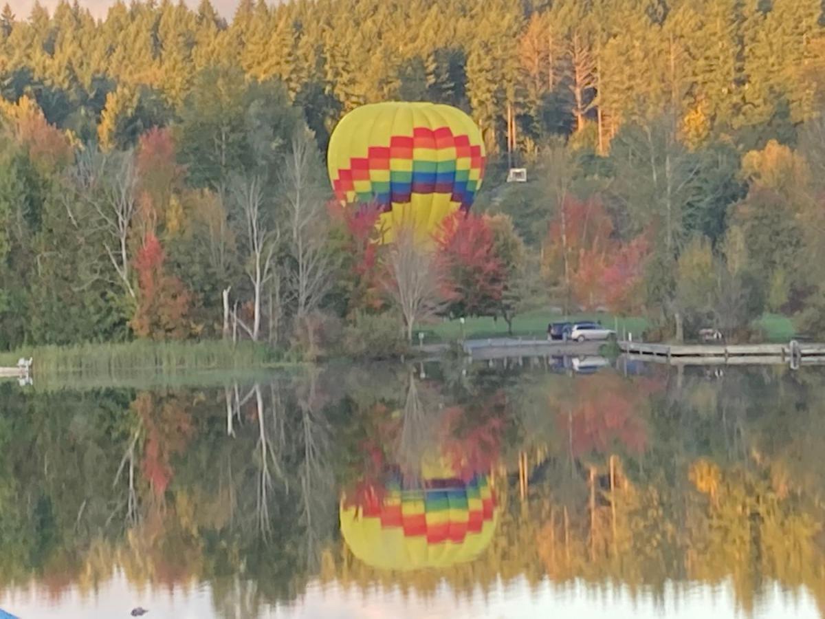 Cottage Lake Bed And Breakfast Удънвил Екстериор снимка