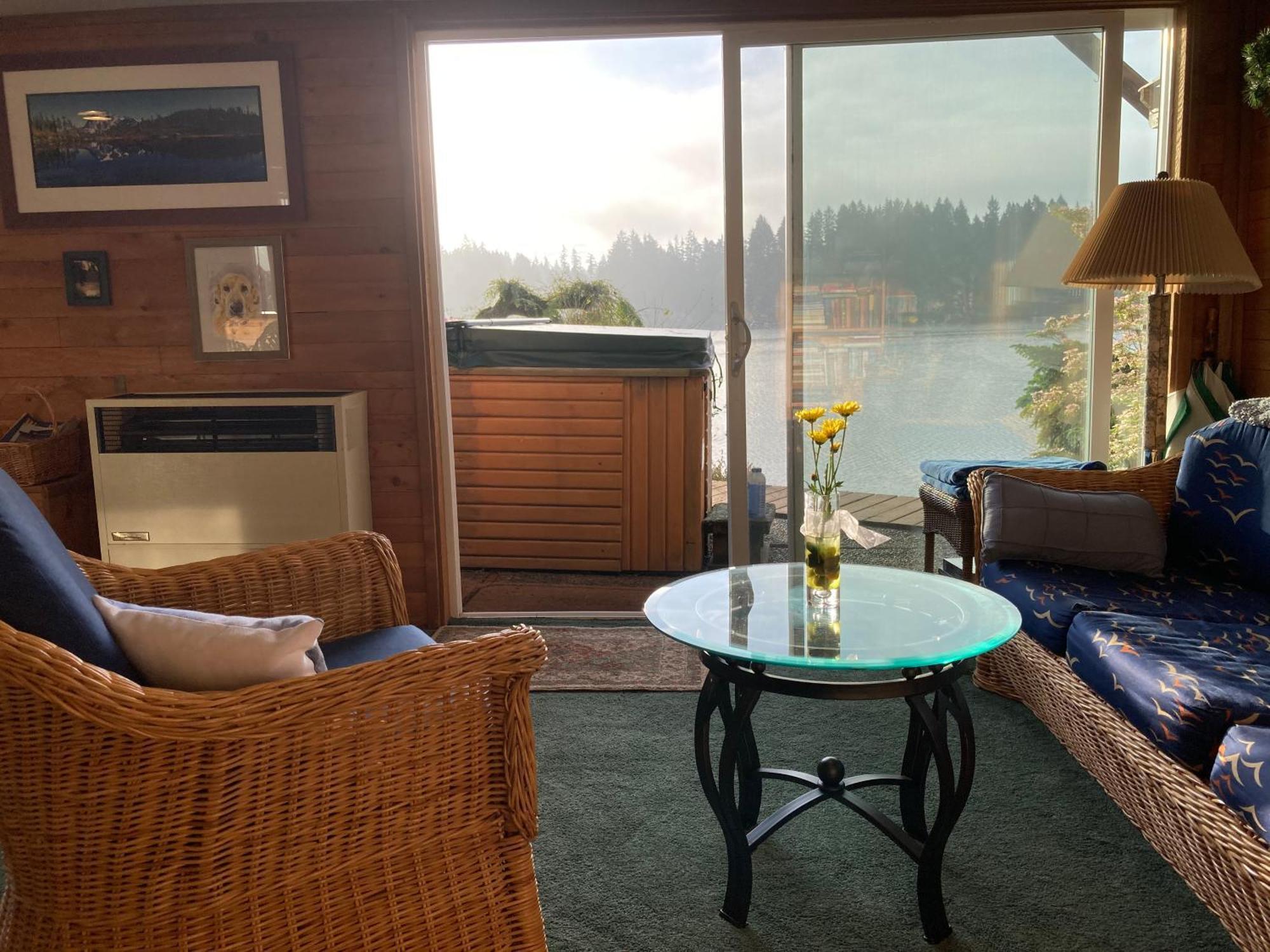 Cottage Lake Bed And Breakfast Удънвил Екстериор снимка