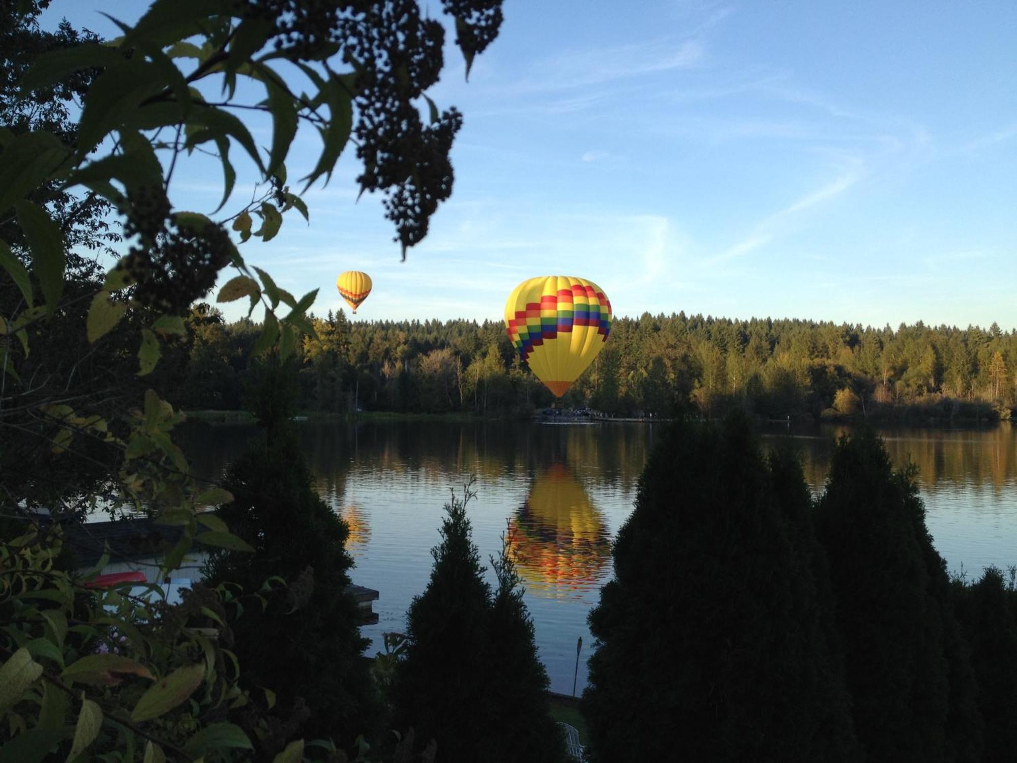 Cottage Lake Bed And Breakfast Удънвил Екстериор снимка